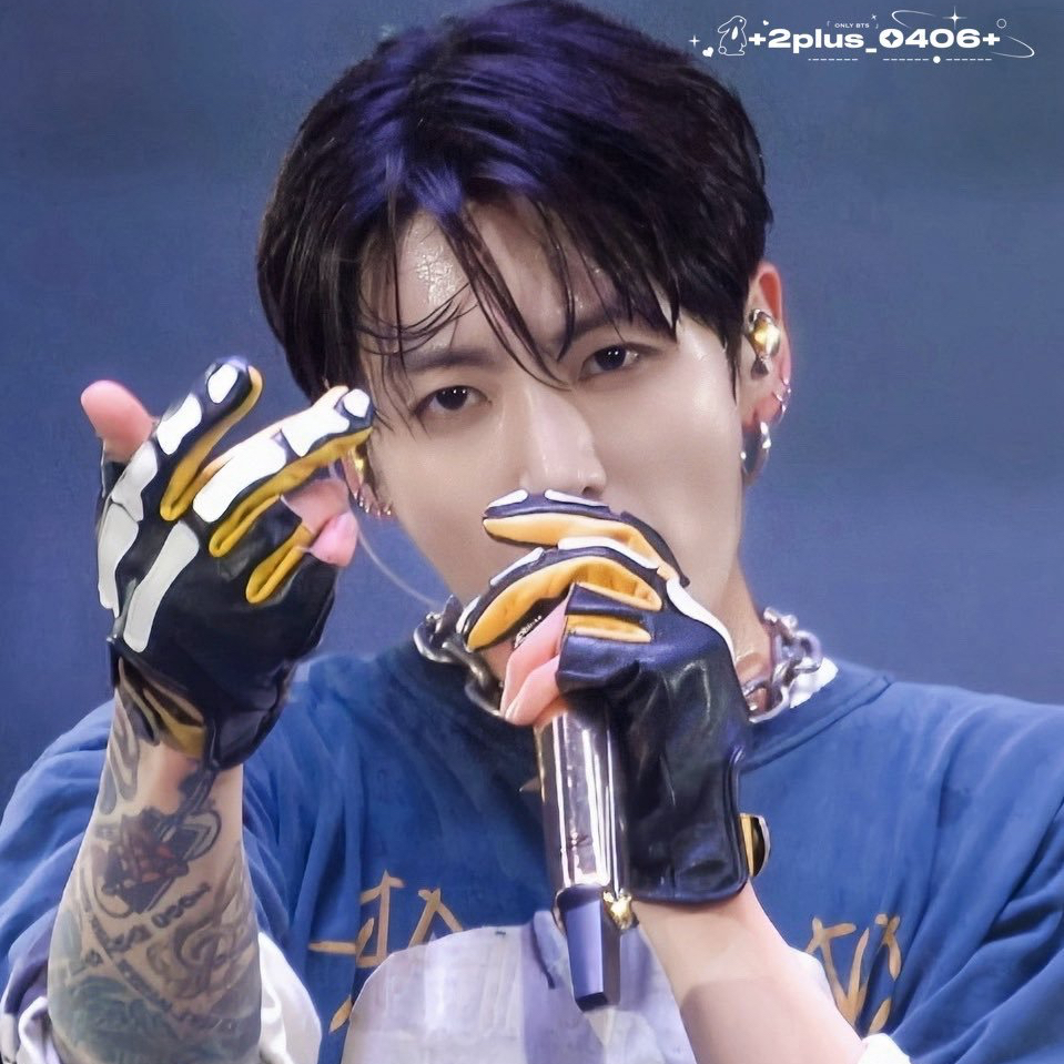 Foto aktivitas terbaru Jungkook (BTS)