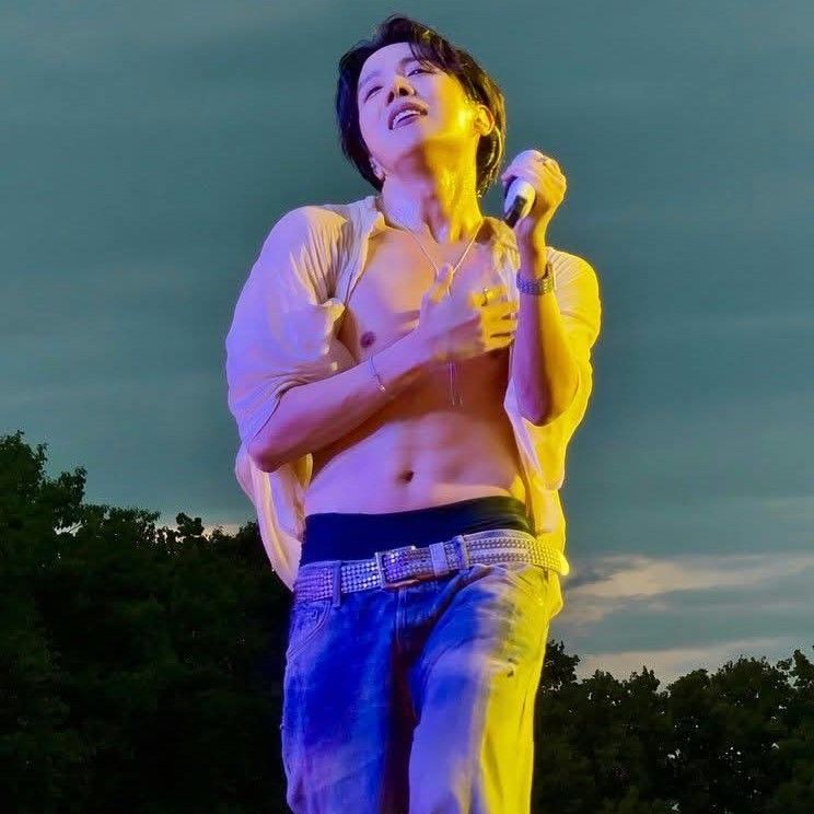 제이홉 (방탄소년단) 최근 활동샷