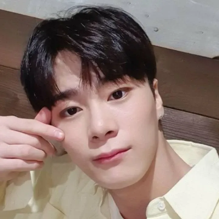 A moment captured by Moonbin (ASTRO)'s fan