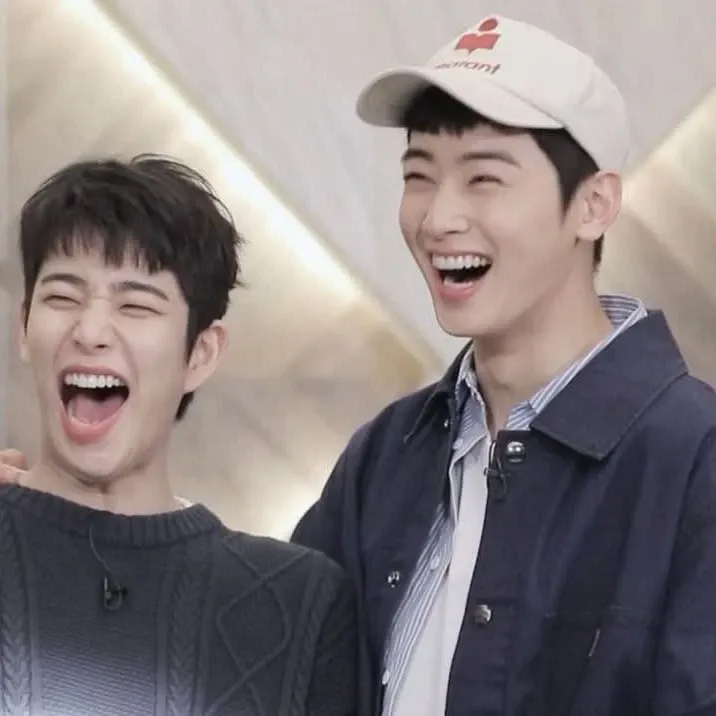 Foto aktivitas terbaru ASTRO