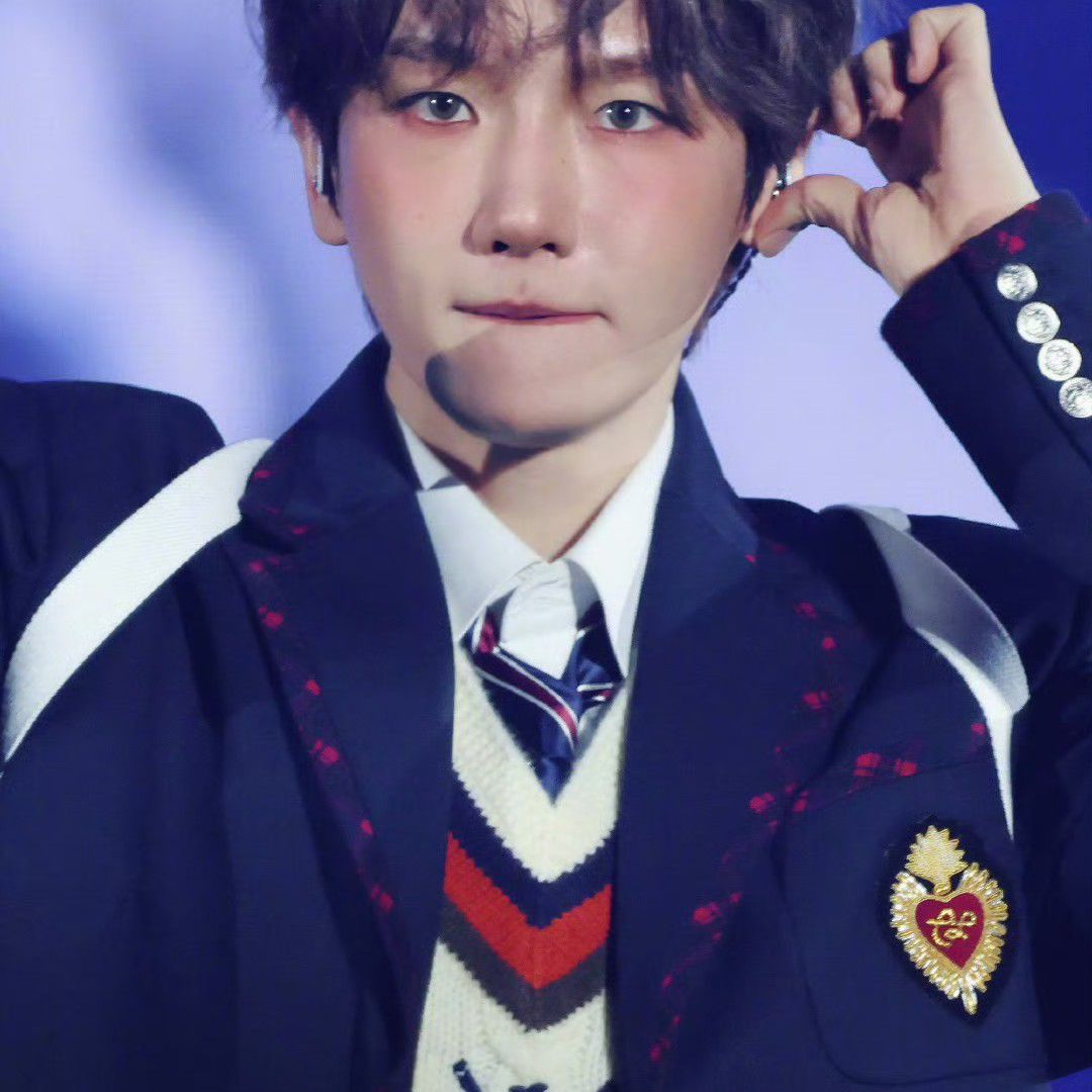 백현 (EXO)의 비하인드 컷