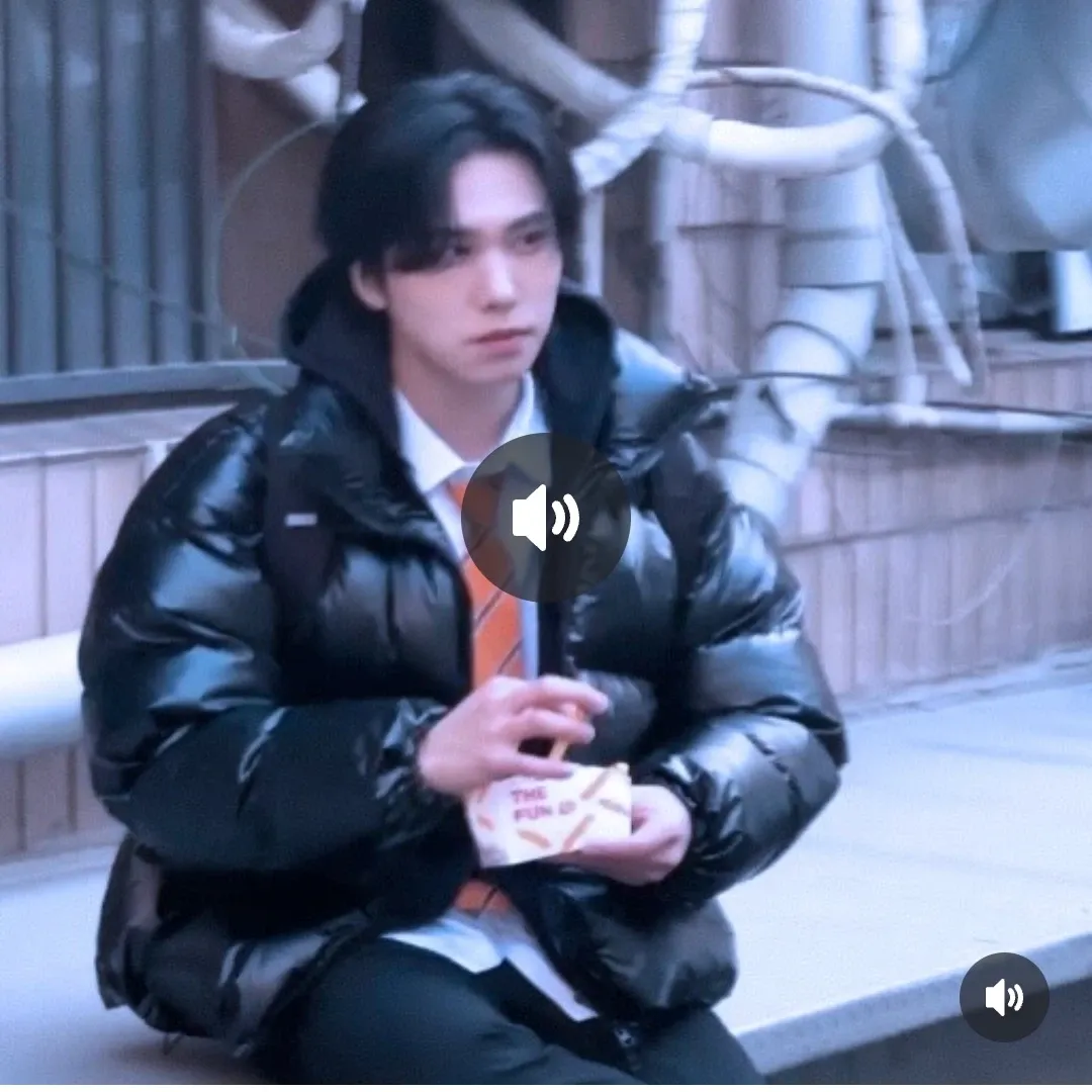 A moment captured by Rocky's fan