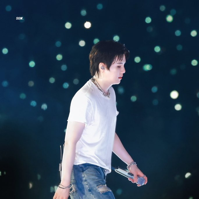 Latest photo of SUGA (BTS)