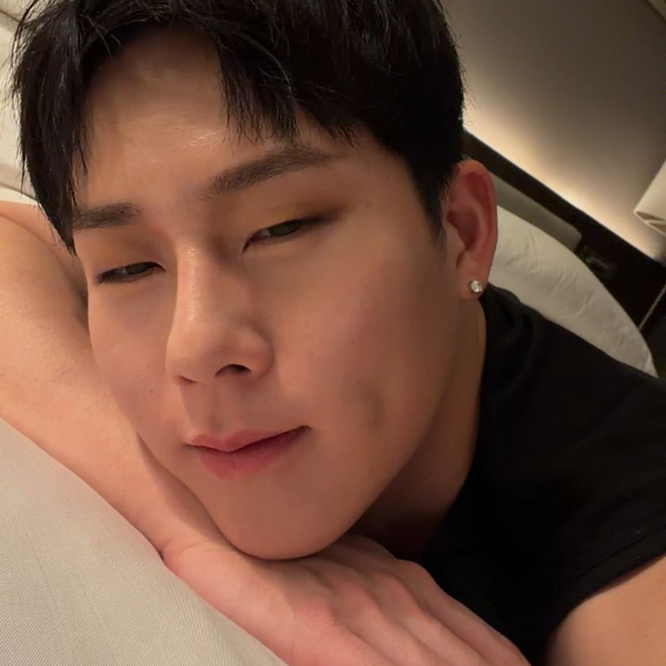 Foto aktivitas terbaru MONSTA X