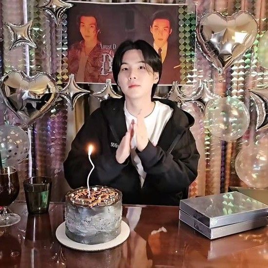 Momen yang diabadikan oleh penggemar SUGA (BTS)