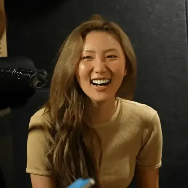 Behind-the-scenes cut of Hwasa (MAMAMOO)