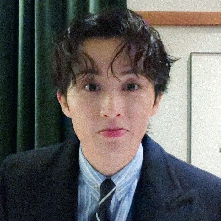 Behind-the-scenes cut of Mark (NCT 127, NCT DREAM)