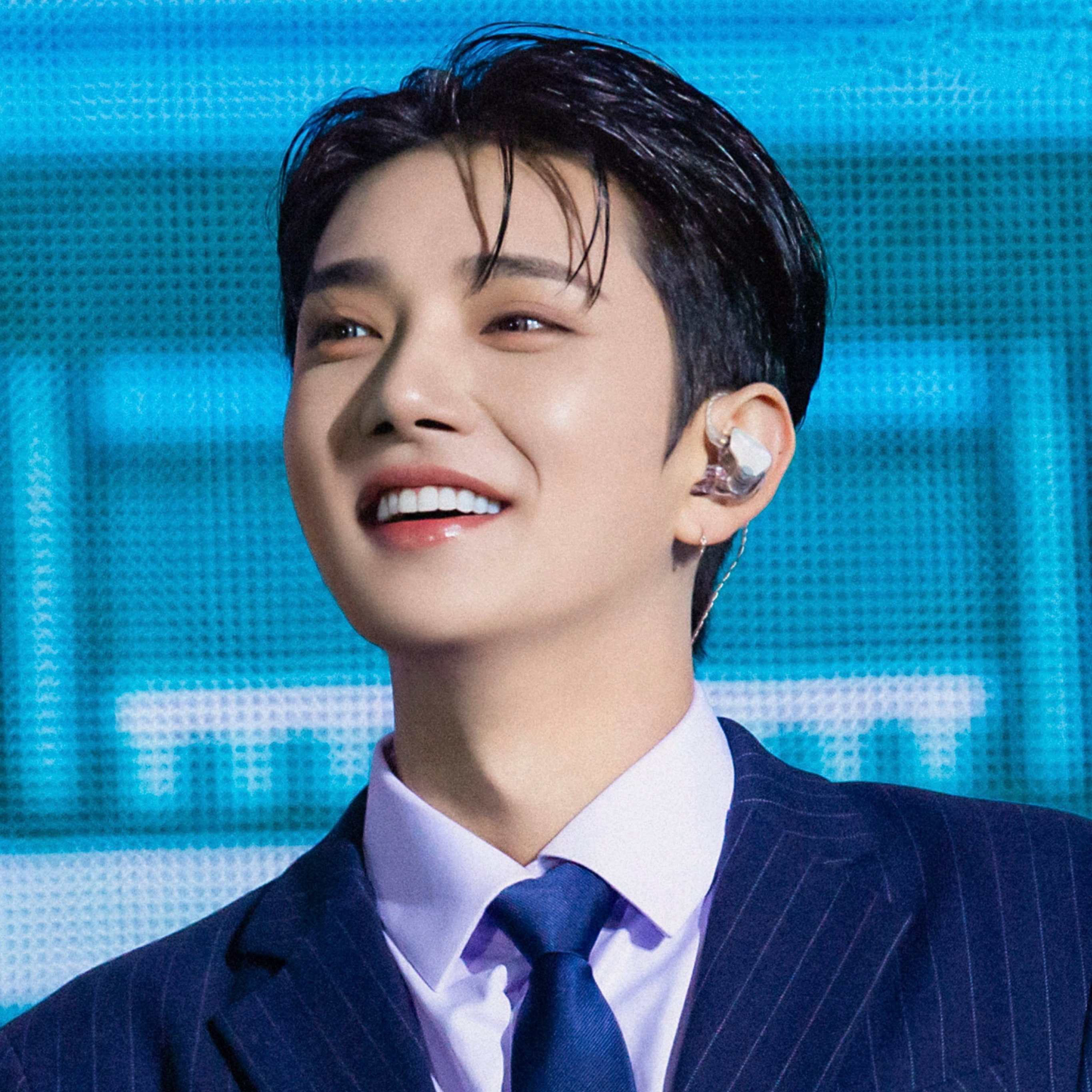 Latest photo of Joshua (SEVENTEEN)
