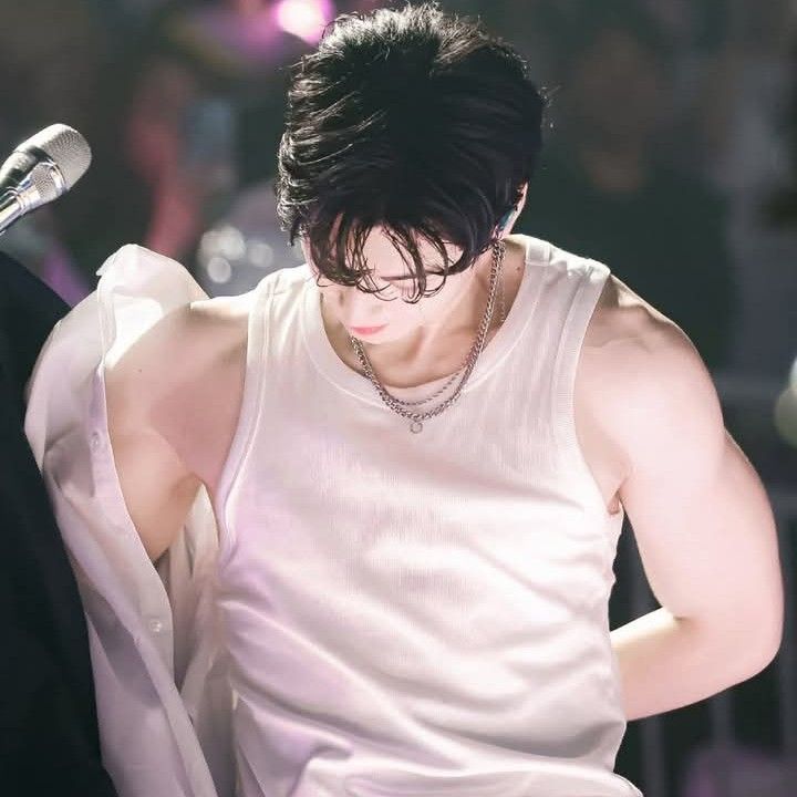 Latest photo of Eunwoo (ASTRO)