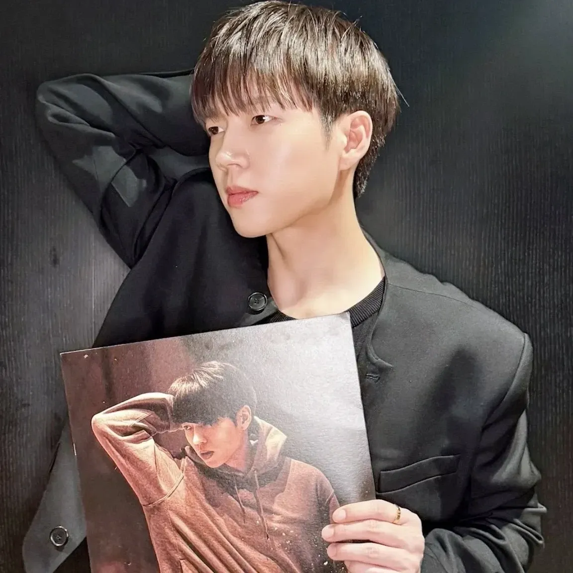 Behind-the-scenes cut of Woohyun (INFINITE)