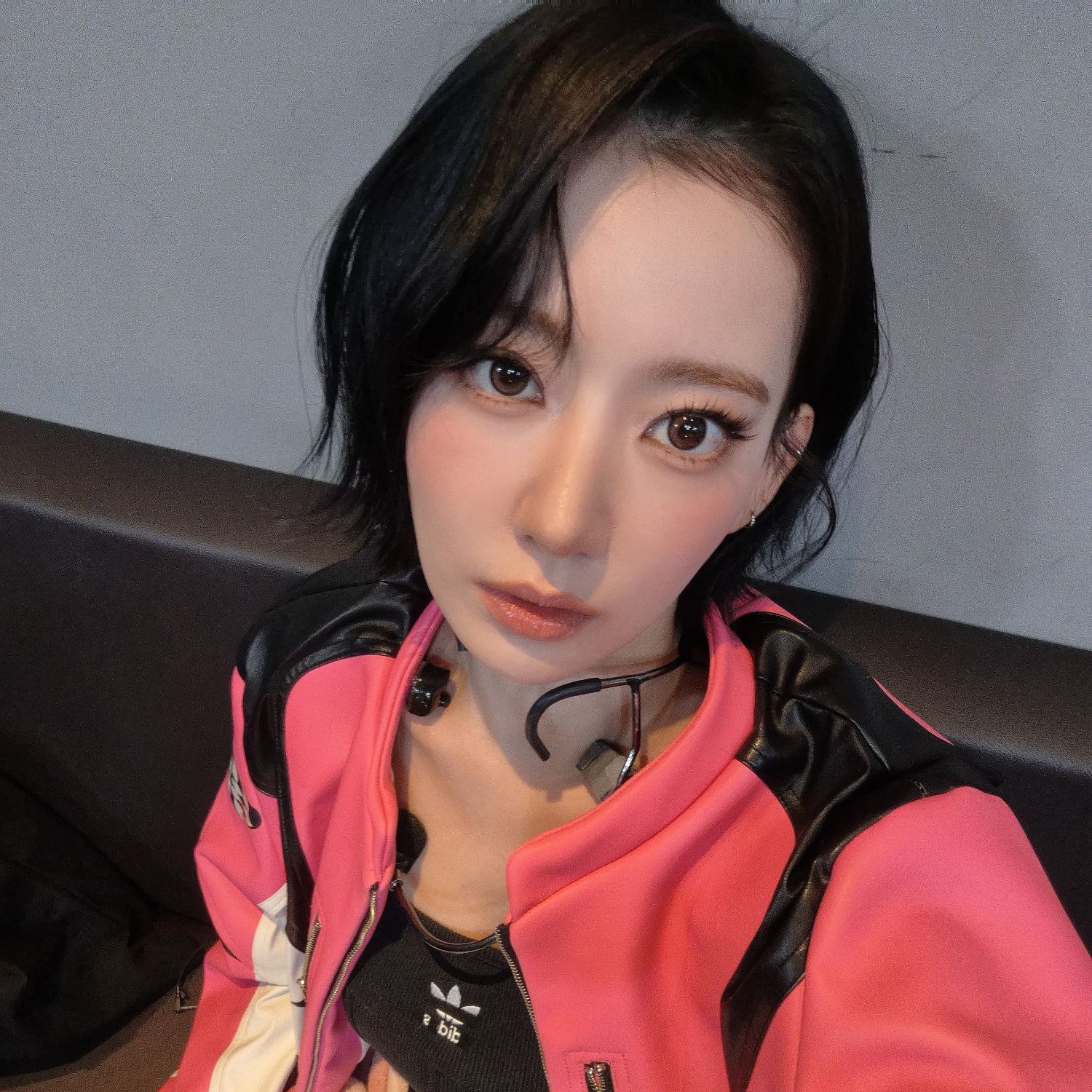 Latest photo of Sakura (LE SSERAFIM)