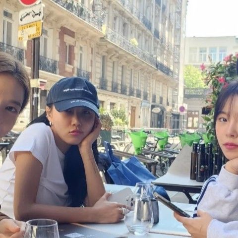 Foto aktivitas terbaru MAMAMOO