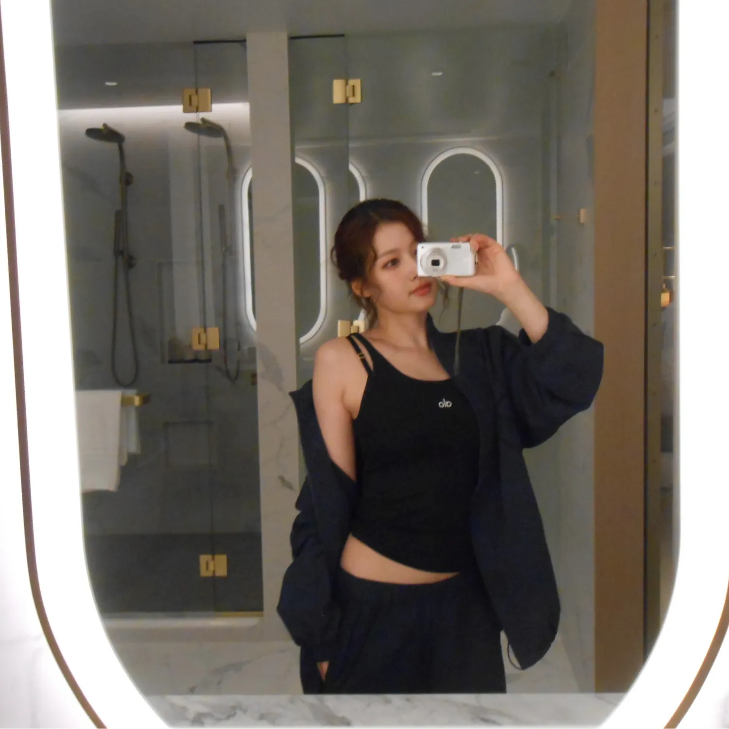 Latest photo of Sana (TWICE)