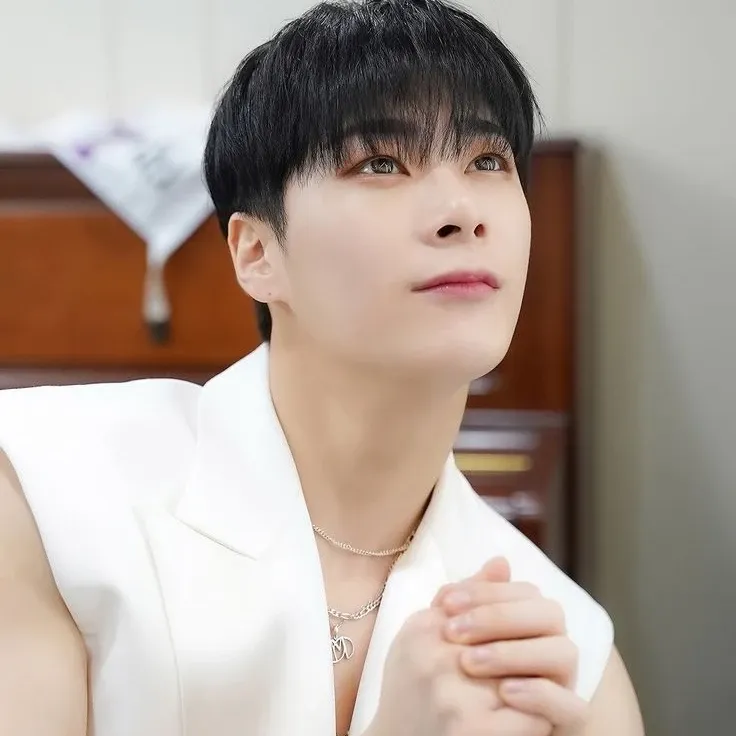 A moment captured by Moonbin (ASTRO)'s fan