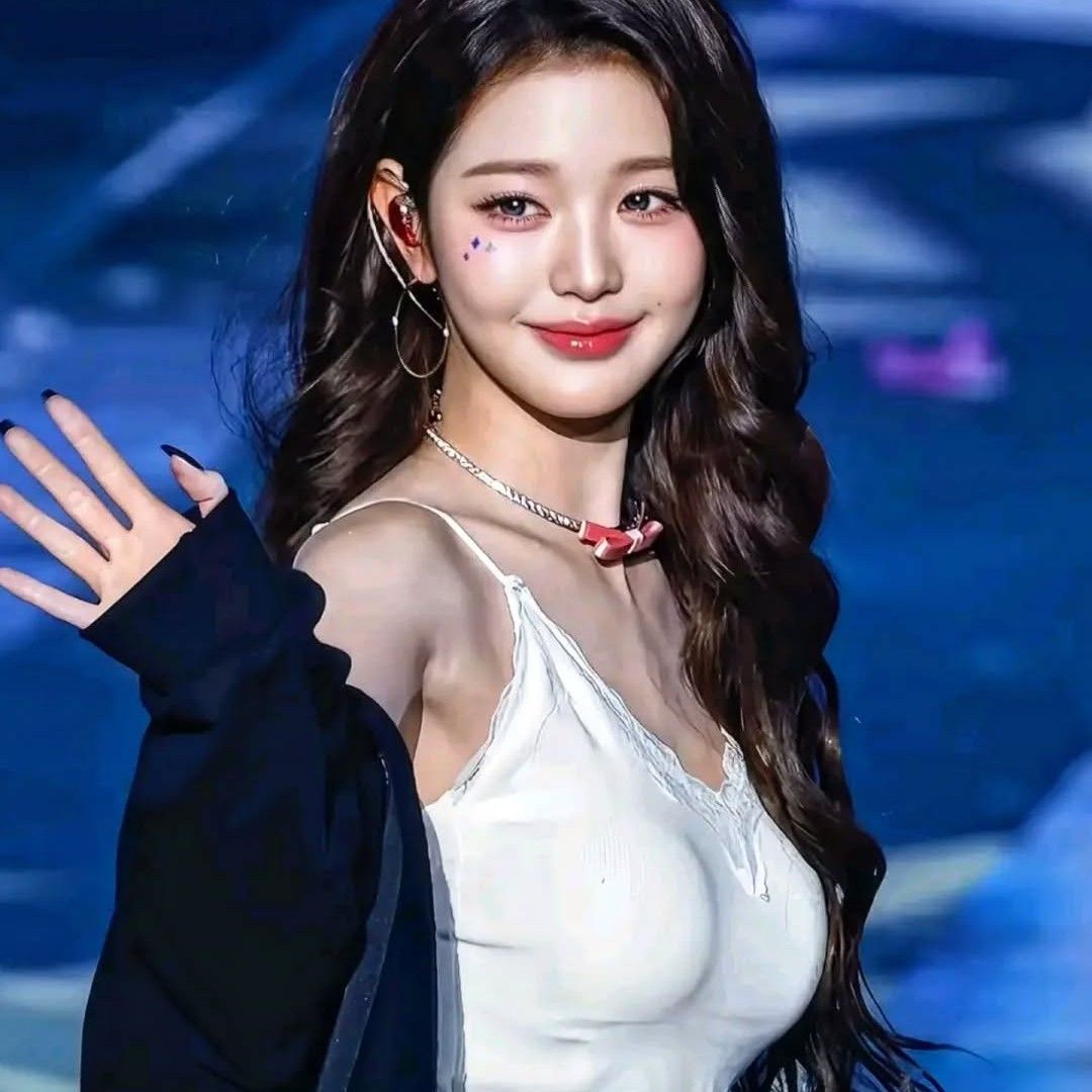 Recent activity shot of You Jiae (Lovelyz)