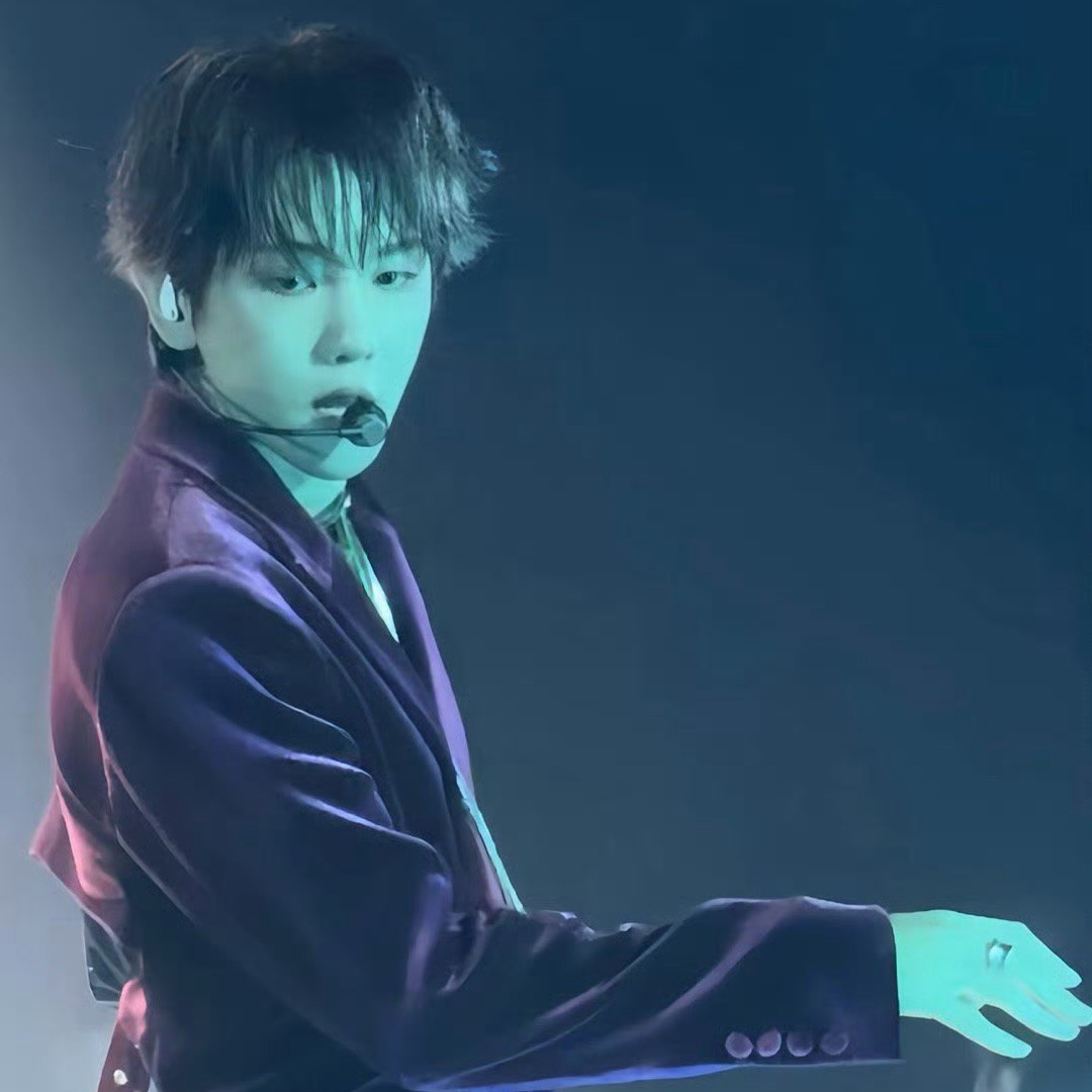 Recent activity shot of Baekhyun (EXO)