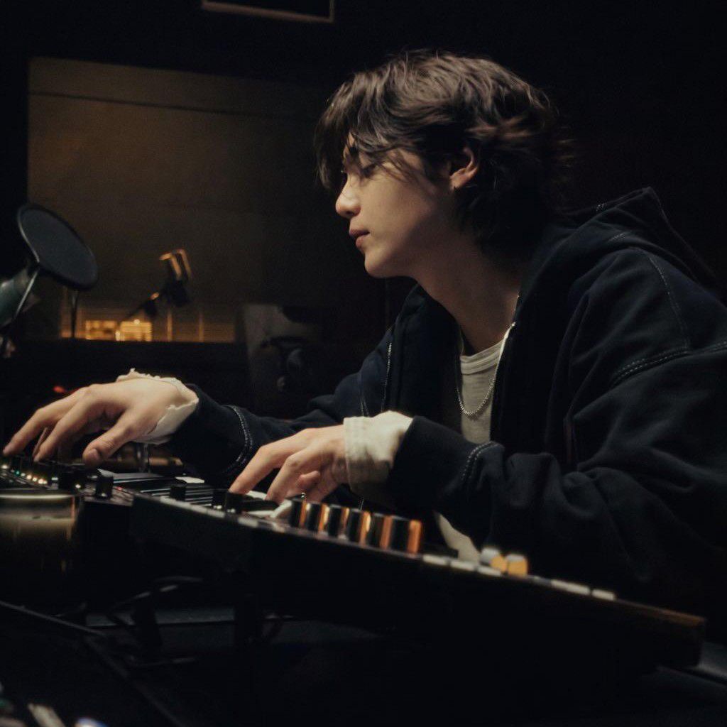 SUGA (BTS)の舞台裏ショット