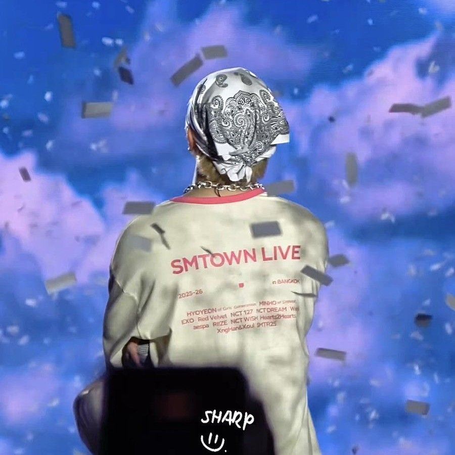 A moment captured by Taeyong (NCT 127)'s fan