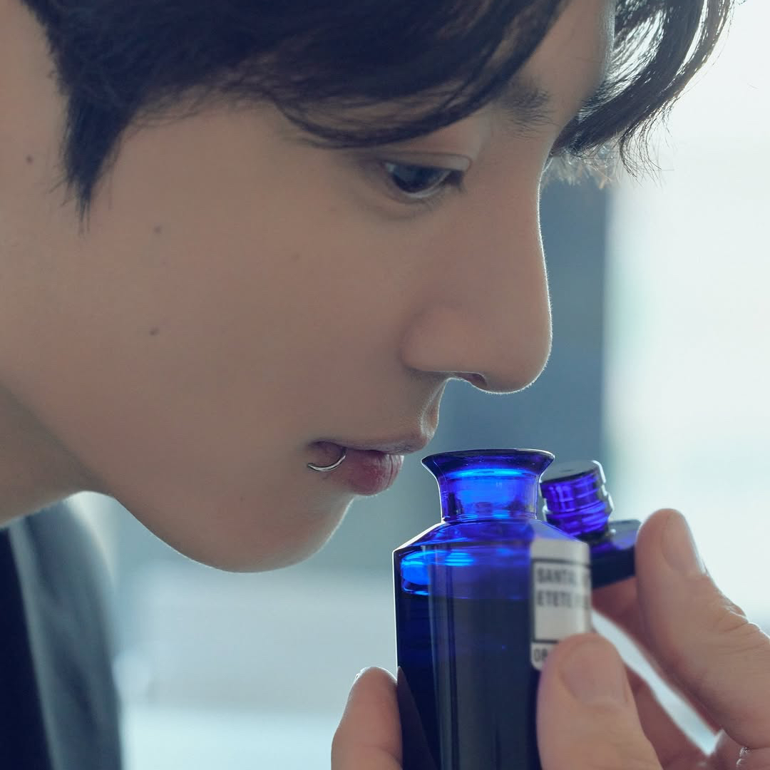 Foto aktivitas terbaru Jungkook (BTS)