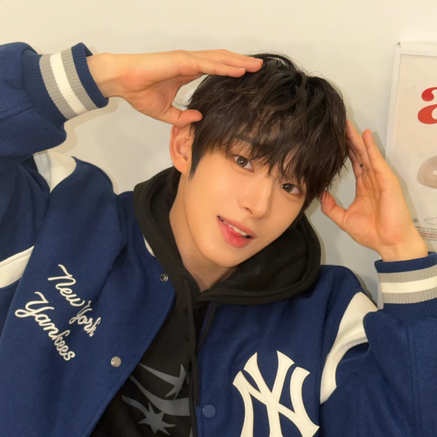 A moment captured by Steven (AHOF)'s fan