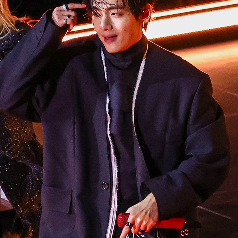 Recent activity shot of V (BTS)