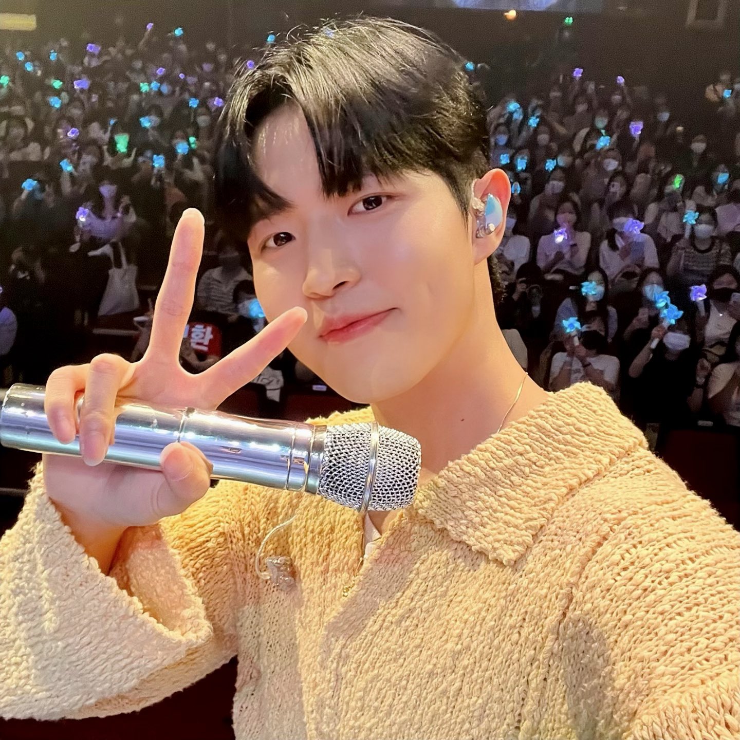 キム・ジェファンの舞台裏ショット