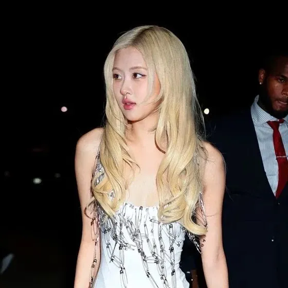 로제 (BLACKPINK)의 최신 사진