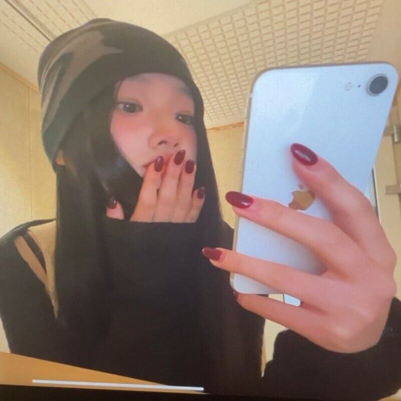 Recent activity shot of Park Boeun (CLASS:y)