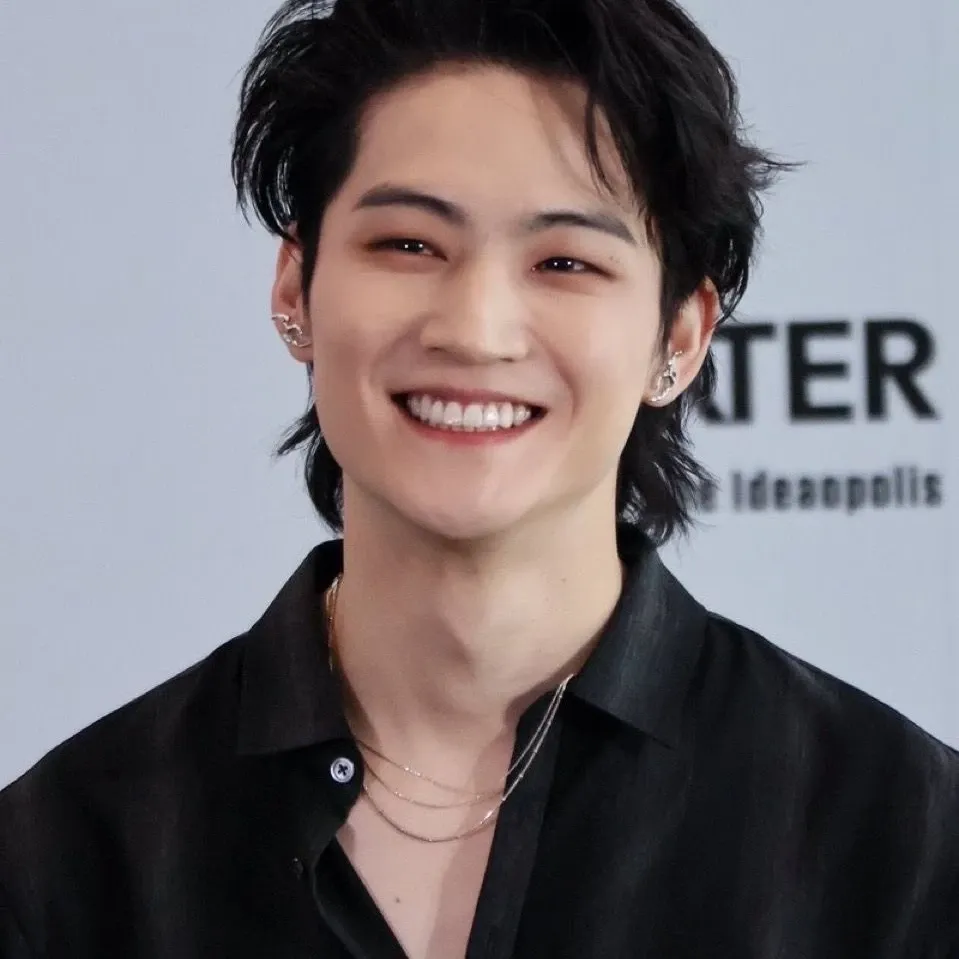 Recent activity shot of JAY B (GOT7)