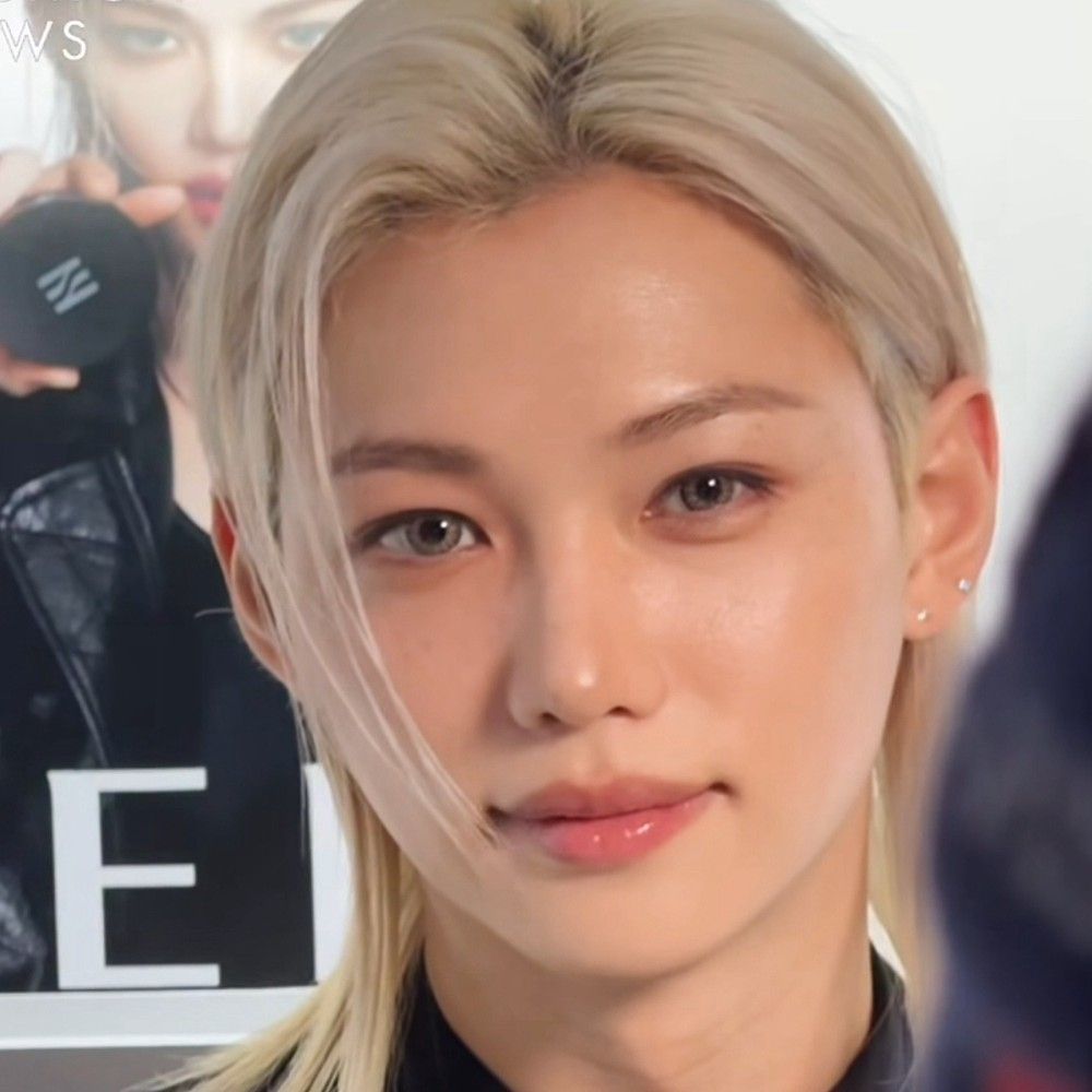 Latest photo of Felix (Stray Kids)