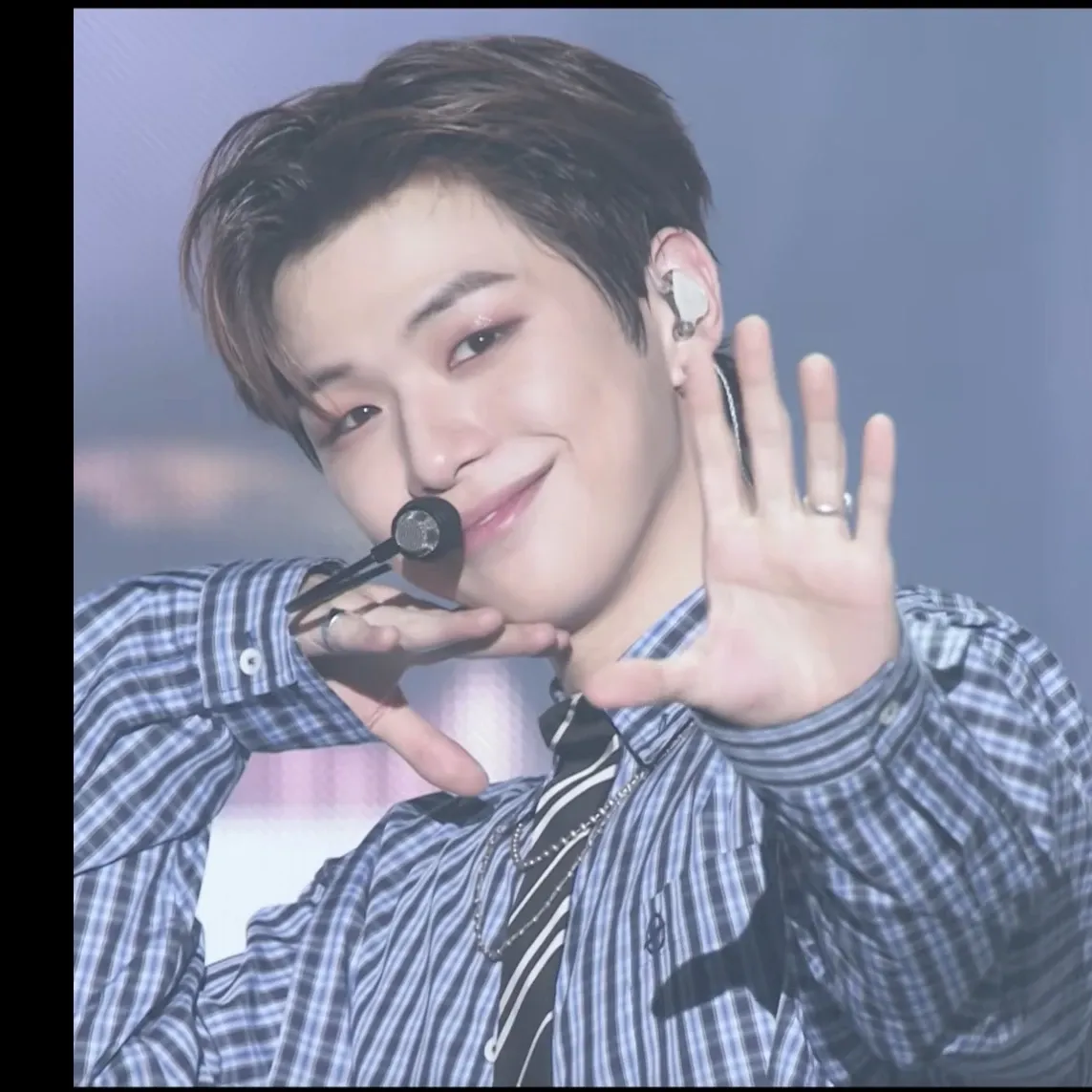 강다니엘 최근 활동샷