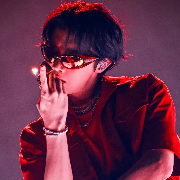 Momen yang diabadikan oleh penggemar j-hope (BTS)