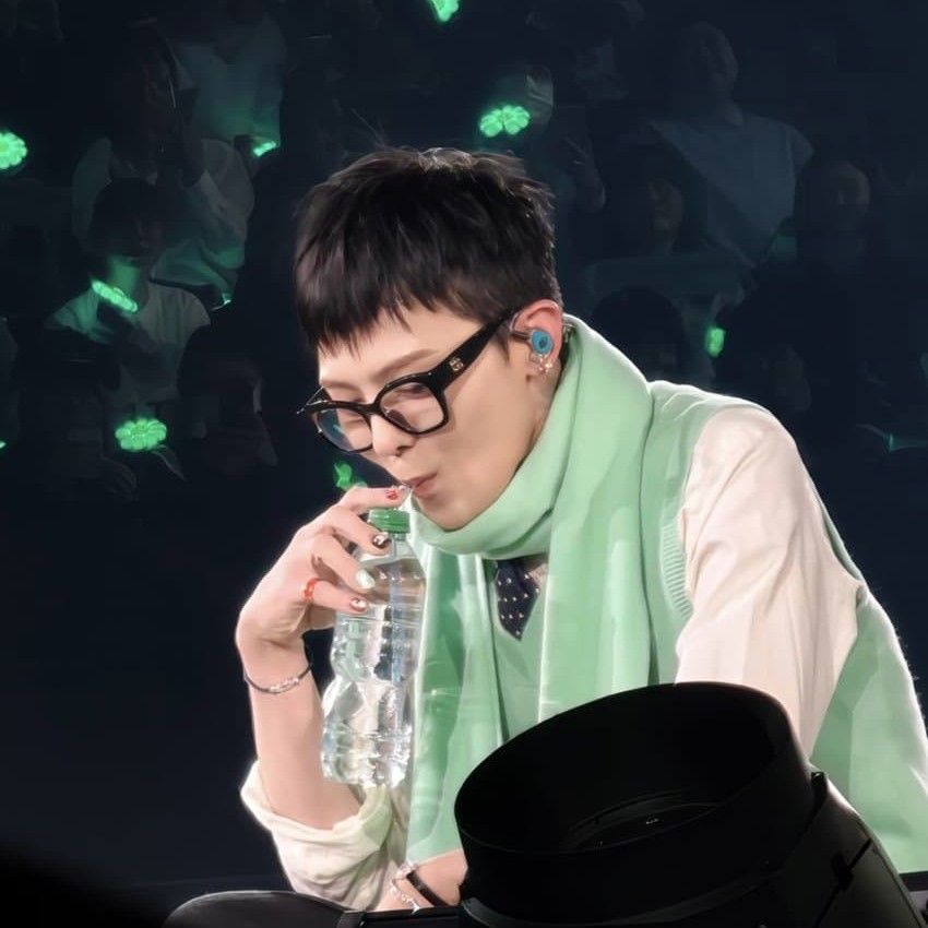 A moment captured by G-DRAGON (BIGBANG)'s fan