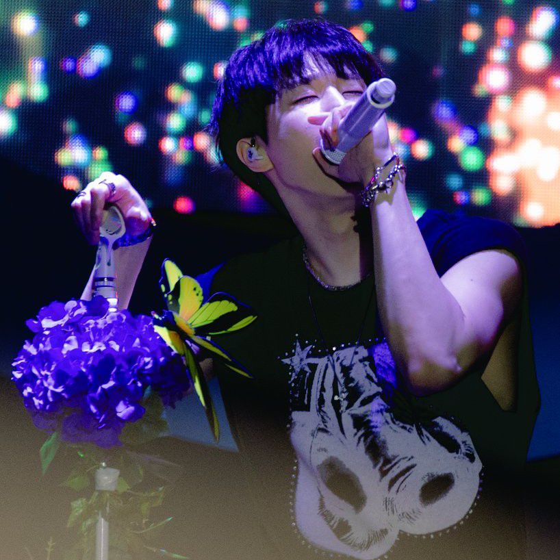 A moment captured by Sungkyu (INFINITE)'s fan