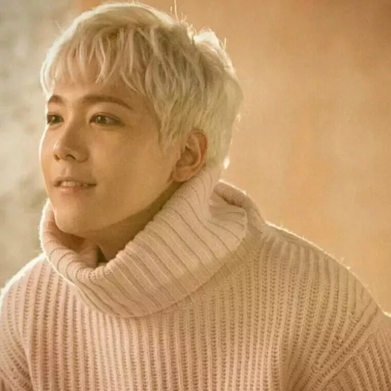 A moment captured by Lee Honggi (FTIsland)'s fan