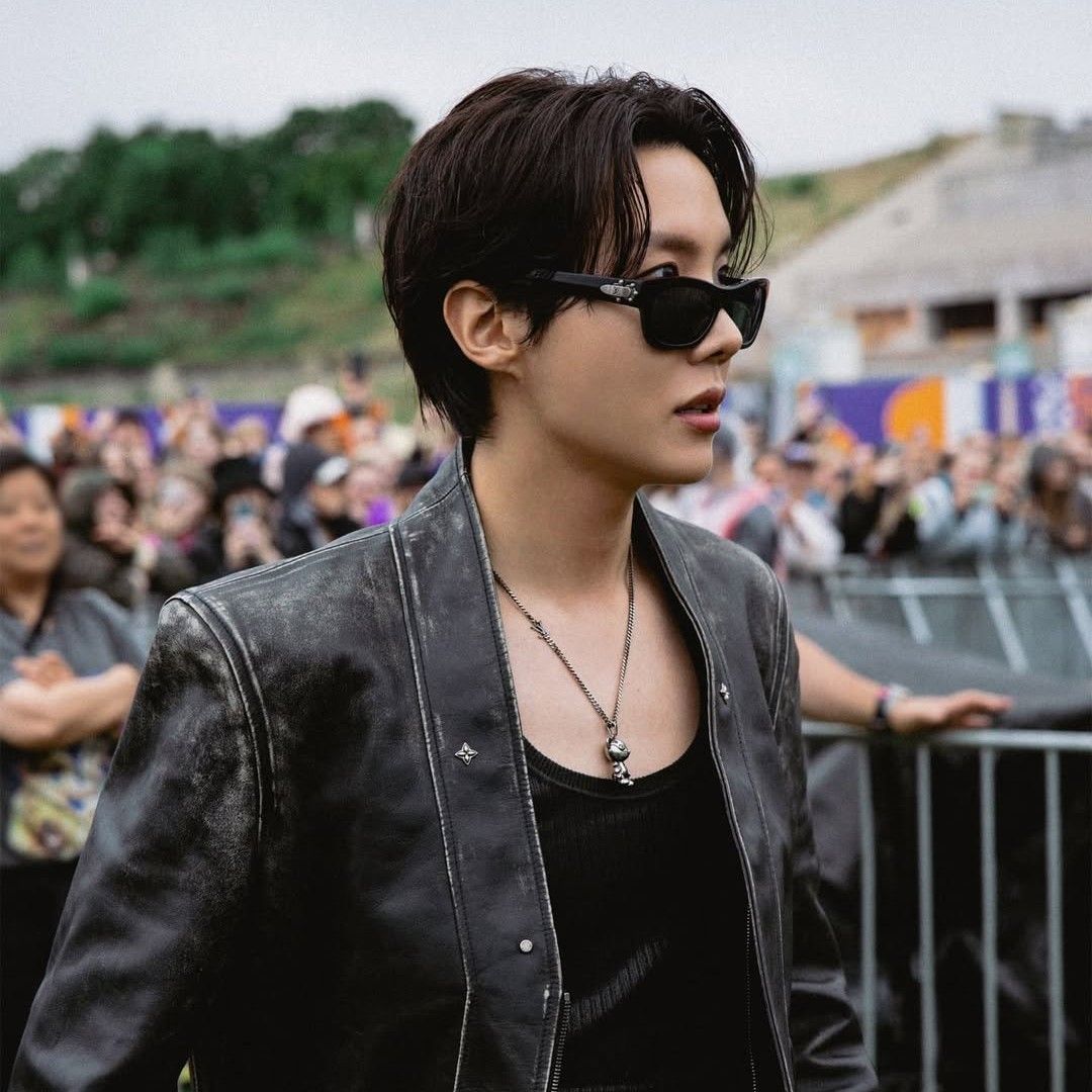 Foto terbaru j-hope (BTS)