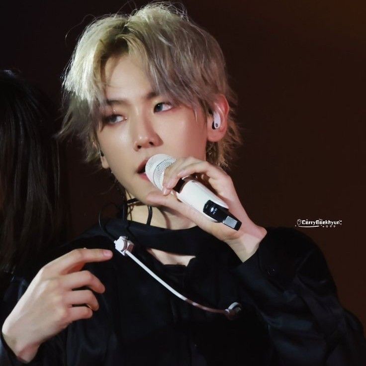 Behind-the-scenes cut of Baekhyun (EXO)