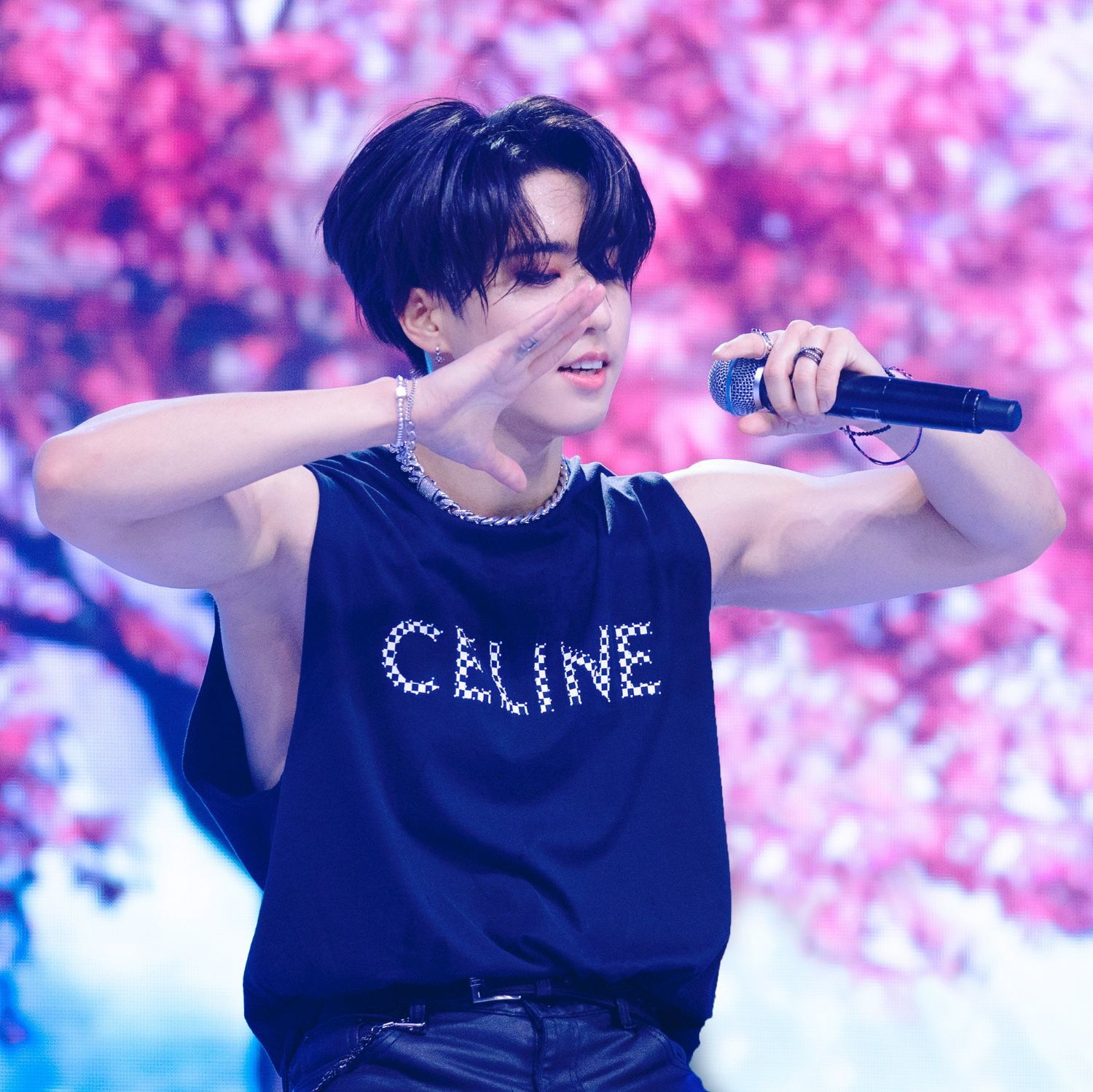 Behind-the-scenes cut of HAN (Stray Kids)