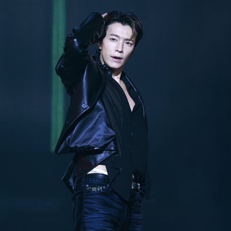 Behind-the-scenes cut of Donghae (Super Junior)