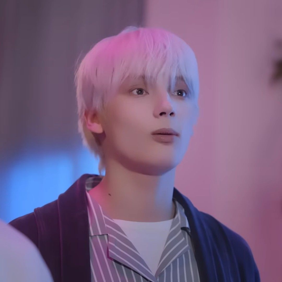 Latest photo of HueningKai (TOMORROW X TOGETHER)