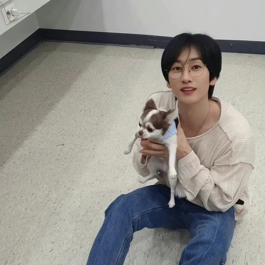 Foto terbaru Eunhyuk (Super Junior)