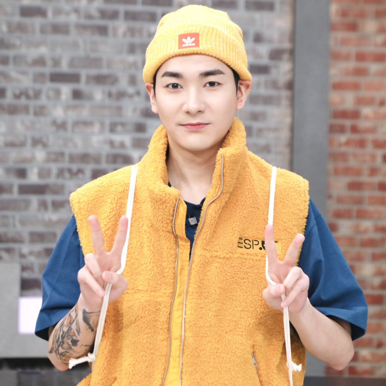 Latest photo of Aron