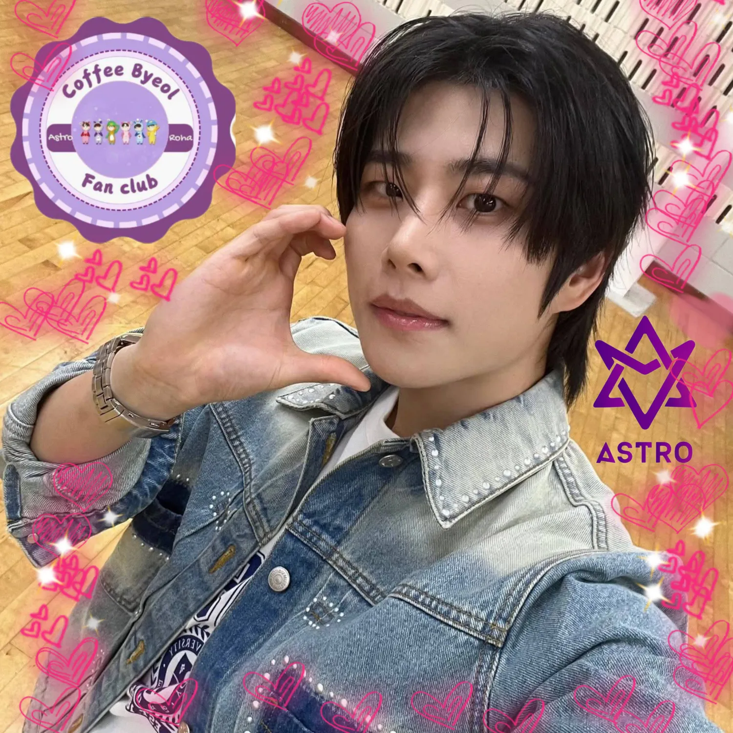 A moment captured by MJ (ASTRO)'s fan