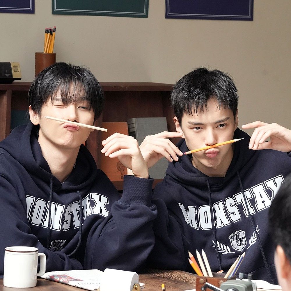 Foto aktivitas terbaru MONSTA X