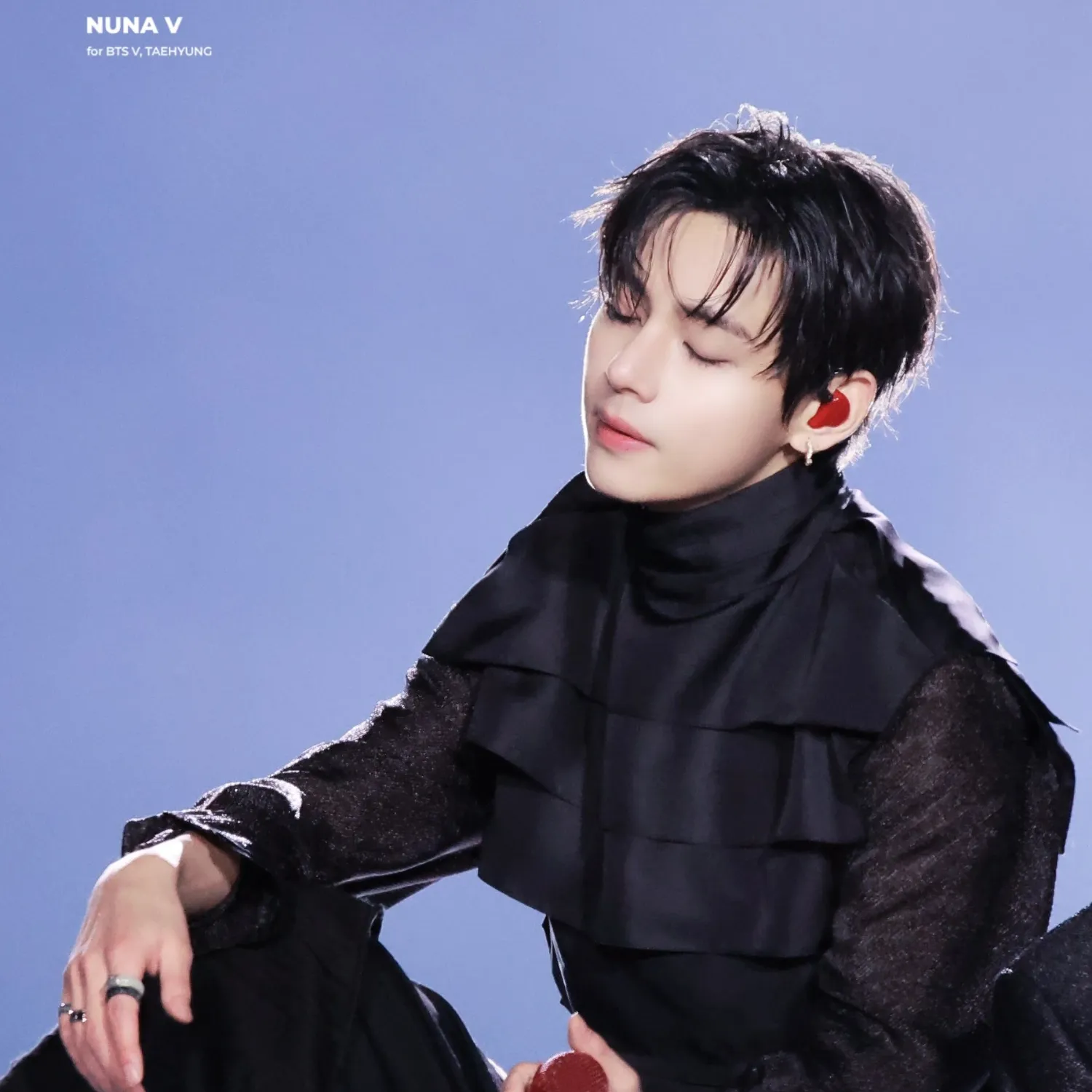 뷔 (방탄소년단)의 최신 사진