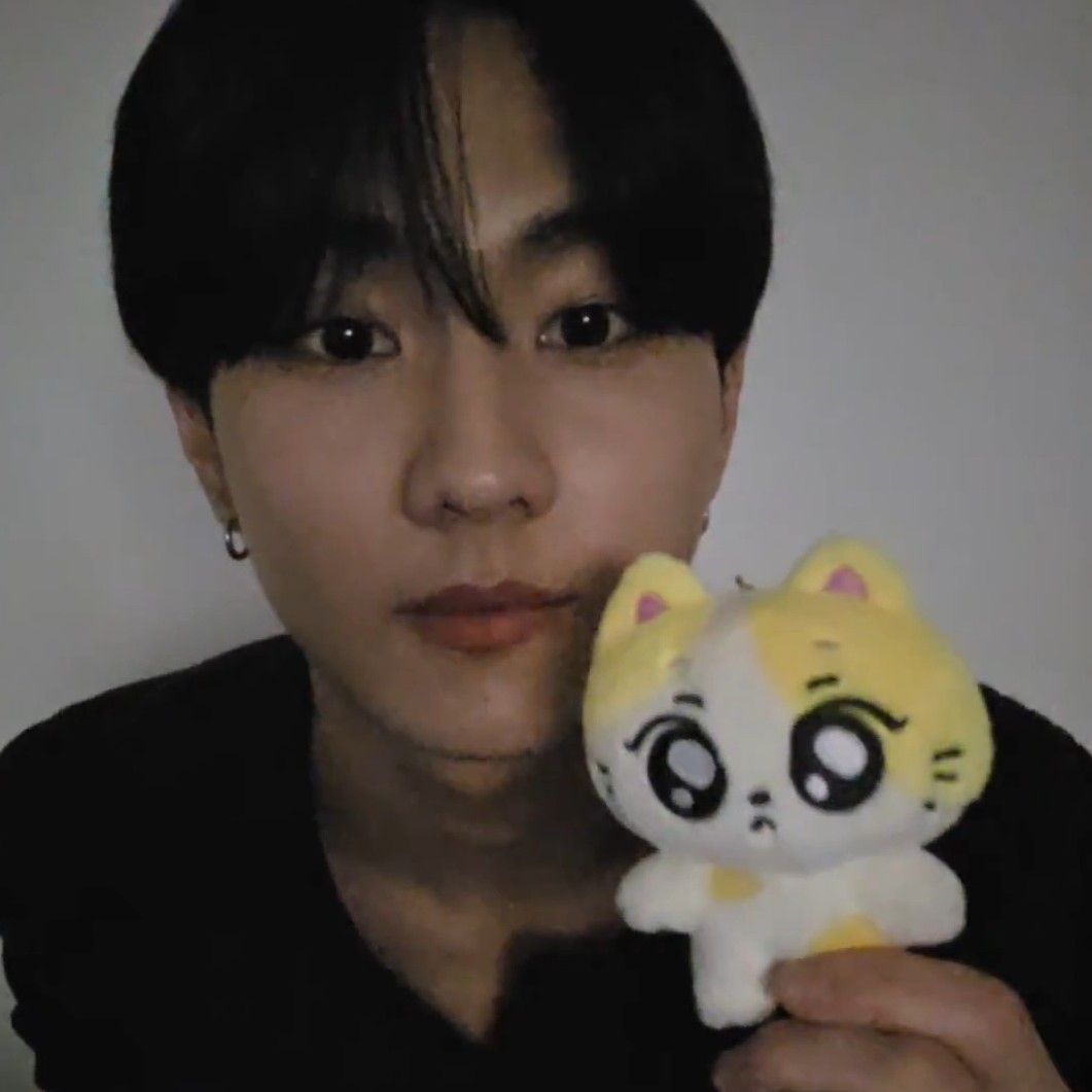 Behind-the-scenes cut of Jungwon (ENHYPEN)