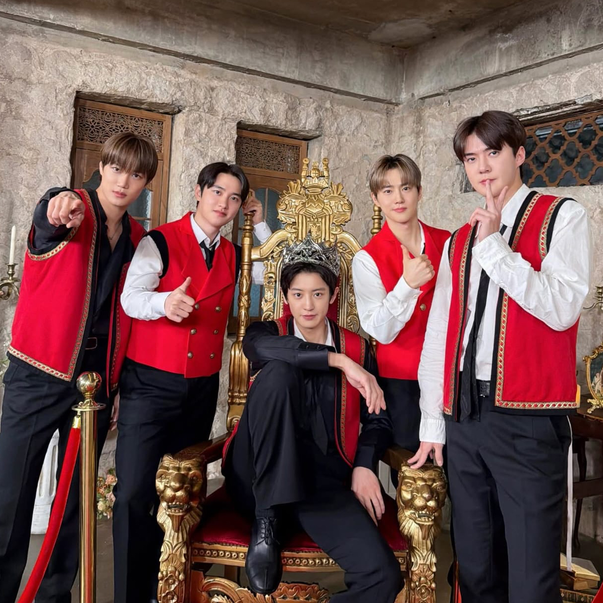 Behind-the-scenes cut of EXO