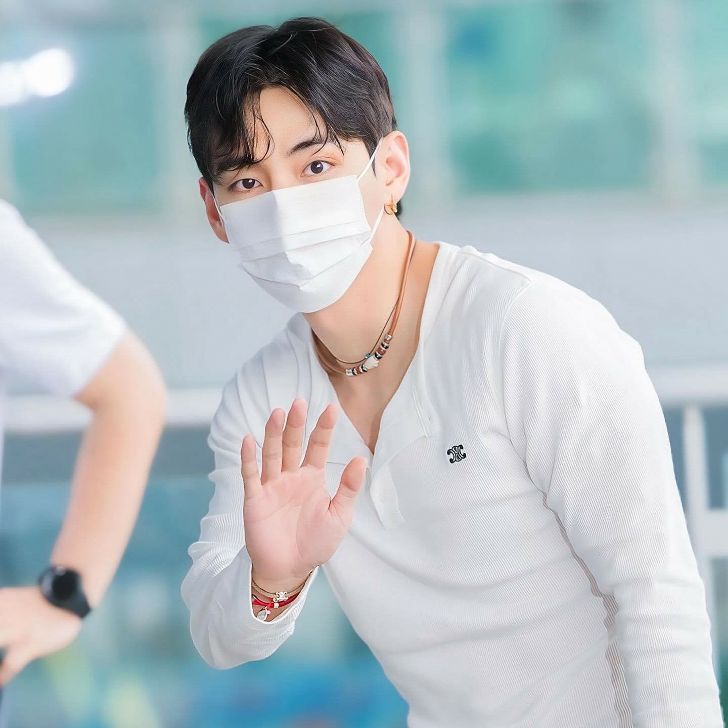 A moment captured by V (BTS)'s fan