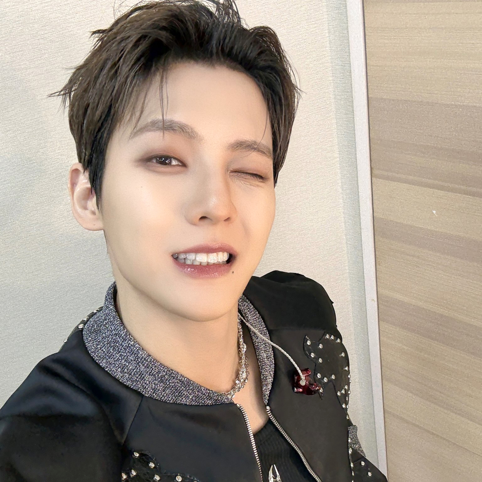 Behind-the-scenes cut of Lee Minhyuk (BTOB)