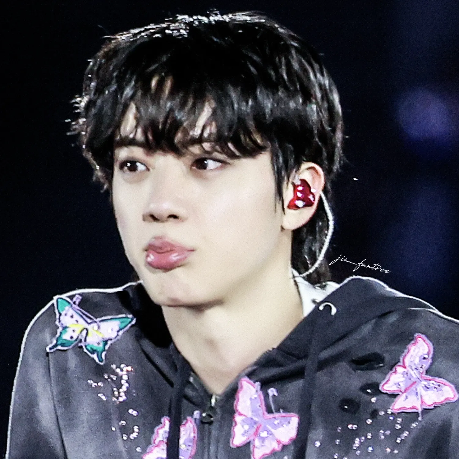 Foto aktivitas terbaru Jin (BTS)